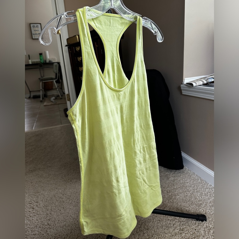 Lululemon swiftly tech